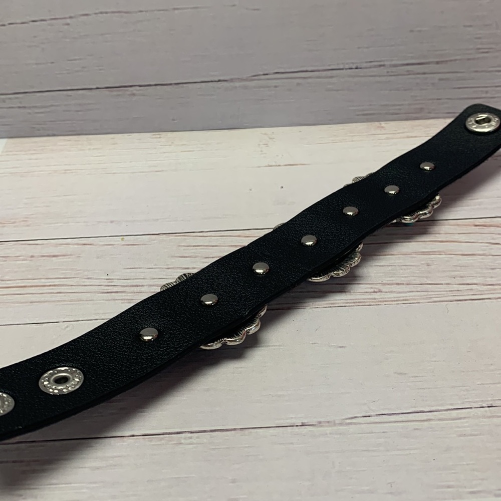 Western Style Concho and Pony Hair Leather Snap Bracelet - Picture 3 of 6